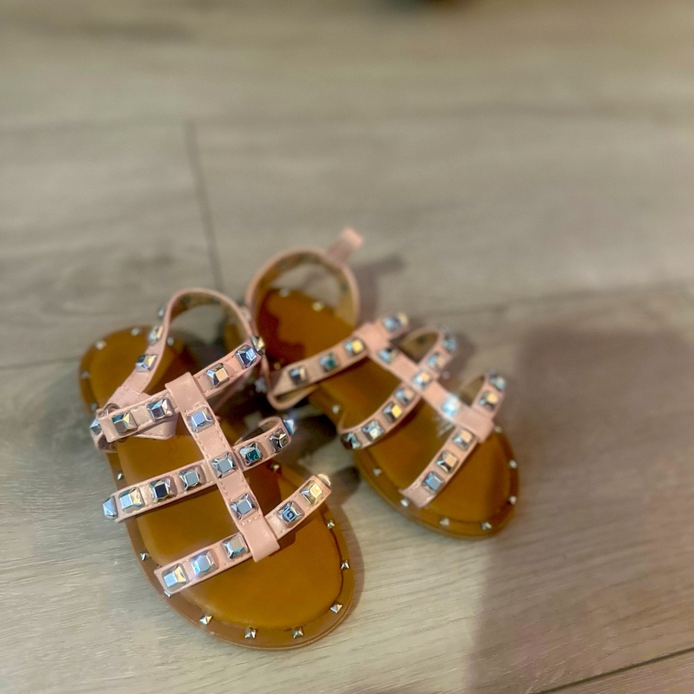 Tahari Girl’s Sandals Size 7